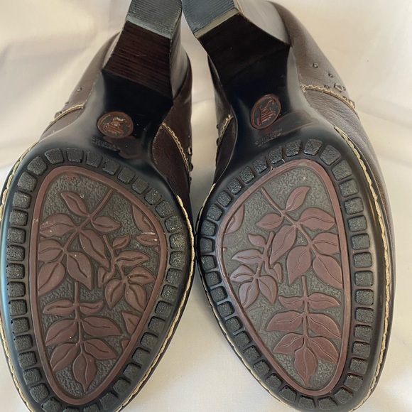 Sofft brown leather studded heeled mule size 7.5. Very gently used. - Picture 15 of 16